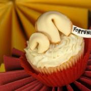 I Foresee... a Fondant Fortune Cookie Tutorial!