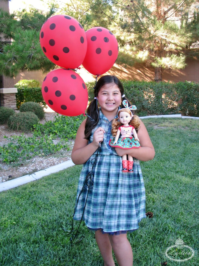 willas-garden-picnic-ladybug-balloons