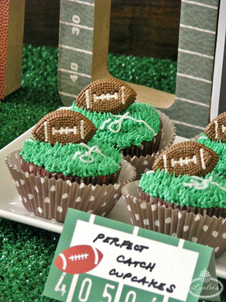 endzone-cupcakes-close-up