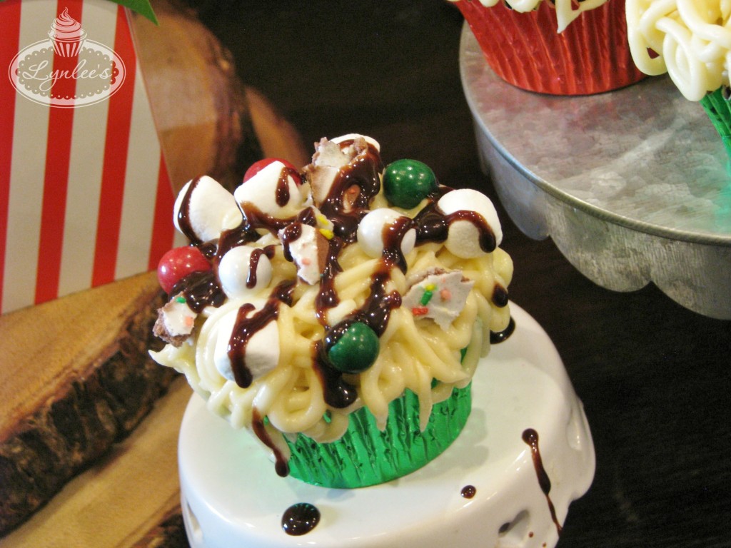 elf-movie-watch-party-elf-spaghetti-cupcakes