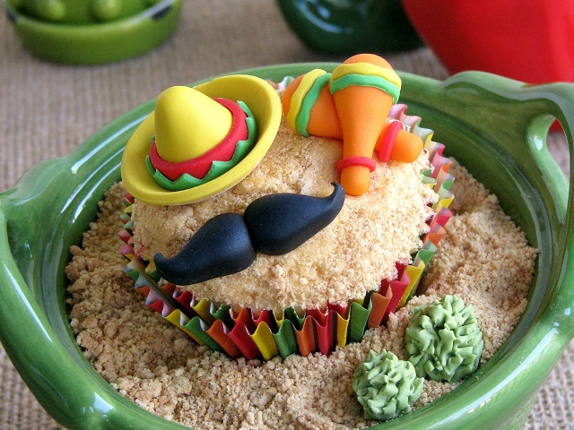 Shake Your Maracas with this Cinco de Mayo Cupcake Tutorial!