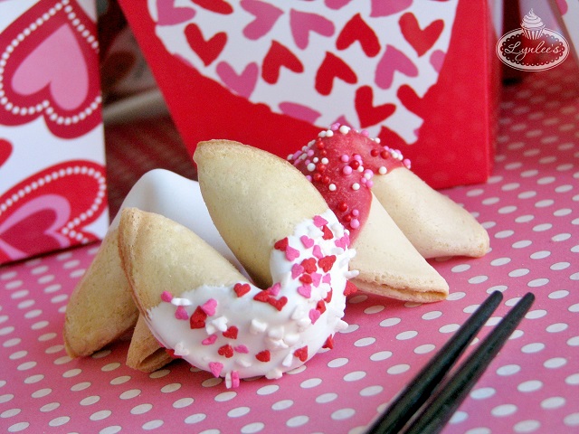 Chocolate-dipped fortune cookie idea ~ Lynlee's