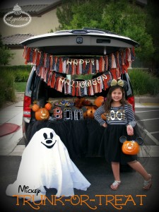 Halloween Mickey and Minnie Trunk-or-Treat - Lynlees